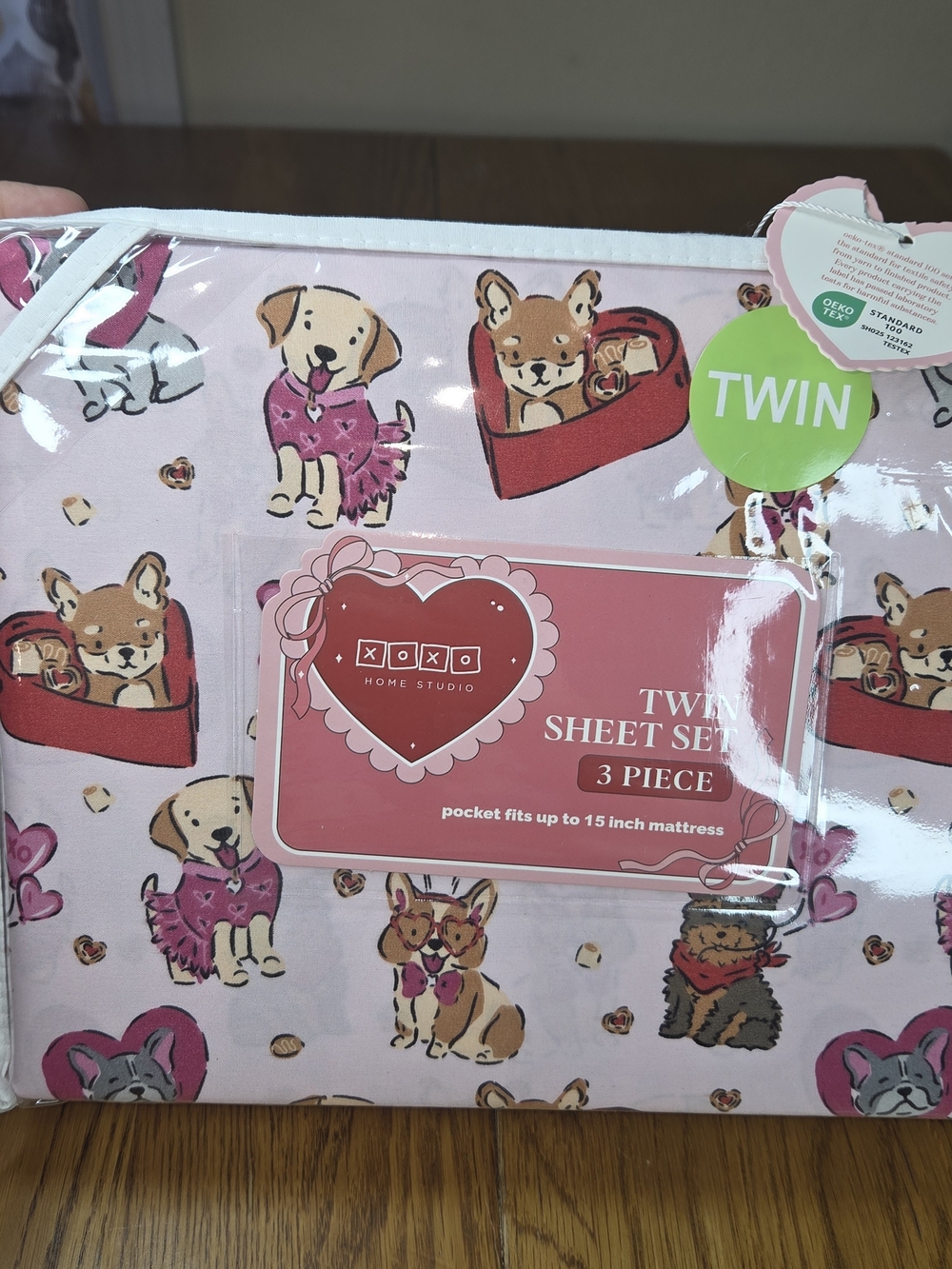 New-XOXO Dog Print 3 Piece Twin Sheet Set in Pink Pockets Up To 15 inch. CP